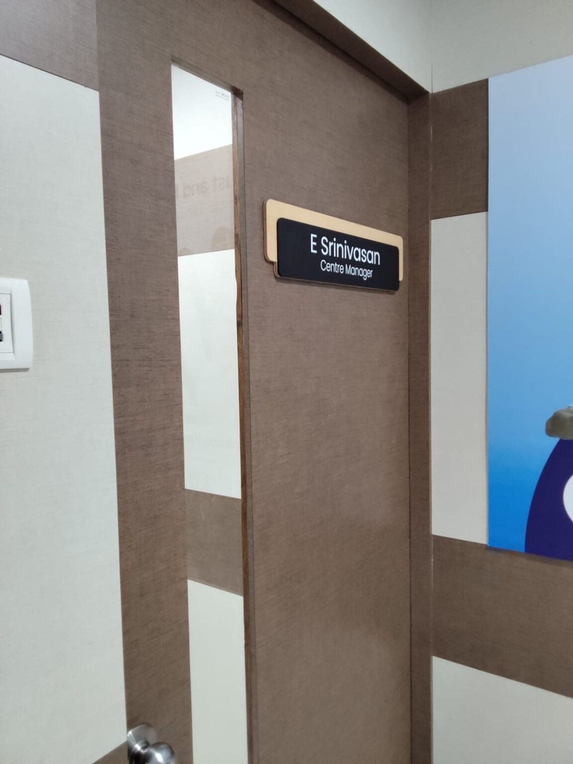 Consultant name plate and panel of doctors board